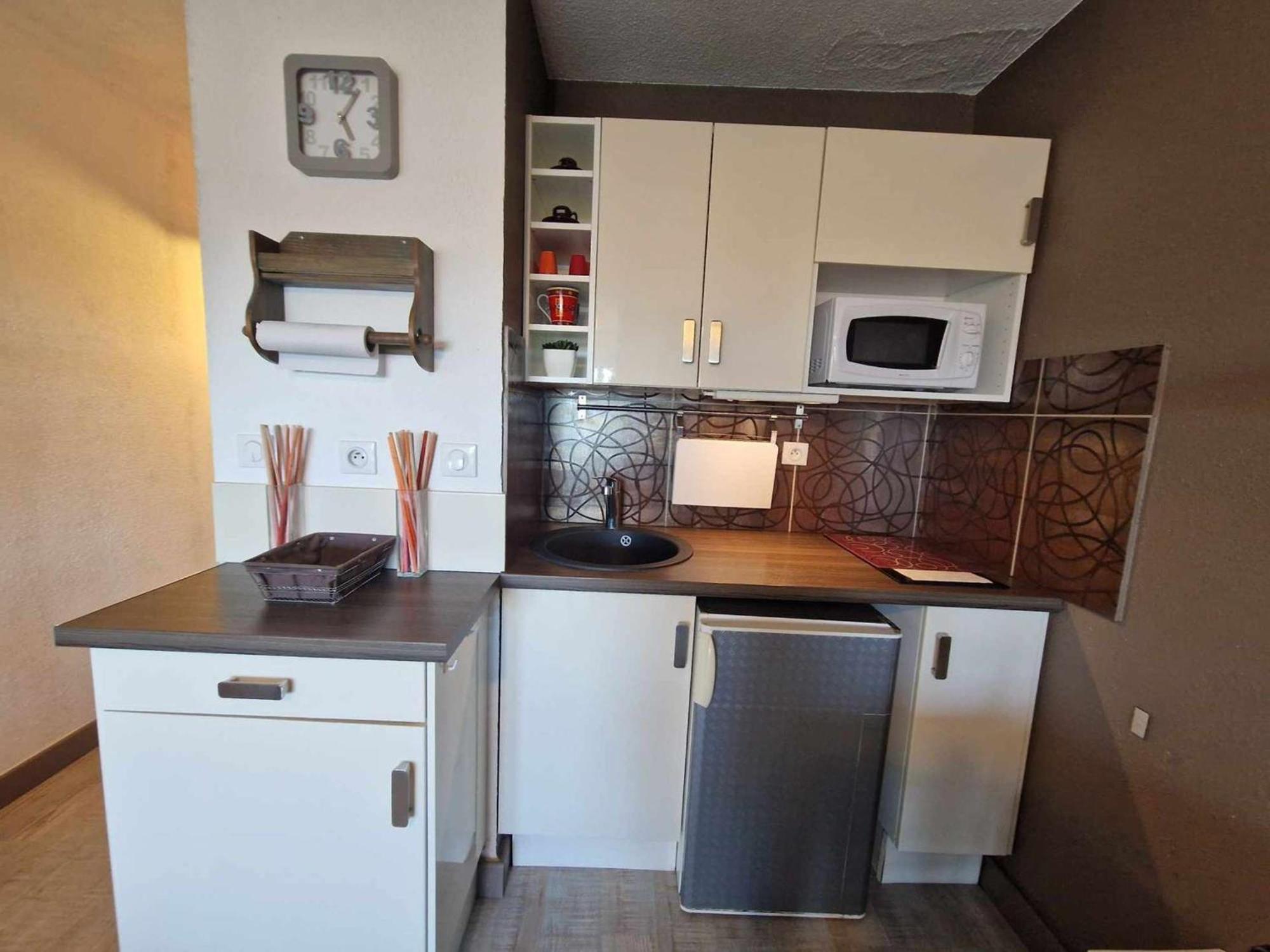 Renove Avec Terrasse Et Parking Prive Au Coeur De - Fr-1-326-598 Apartment Marseillan (Herault)